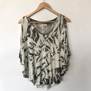 Sheer Hand Blocked Cold Shoulder Batwing Top - S